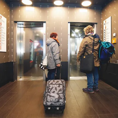 Meininger Hauptbahnhof Hotel