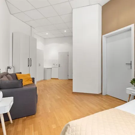33 J Prenzlauerberg Berlin