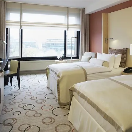 Sheraton Grand Esplanade 5*
