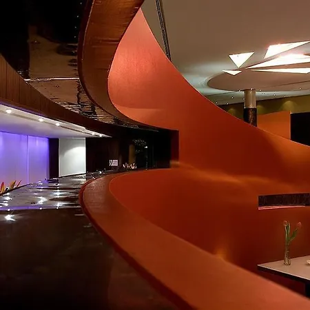 Sheraton Grand Esplanade Hotel 5*
