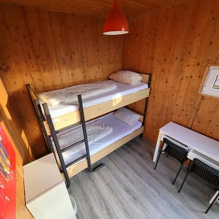 Easy Hotel