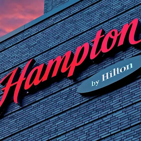 Hampton By Hilton West Hotel