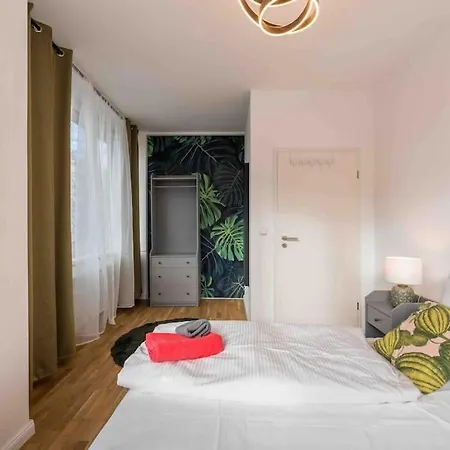 Big 7rms Loft, 1alocation Apartment Berlin