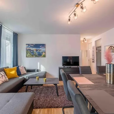 Big 7rms Loft, 1alocation Apartment