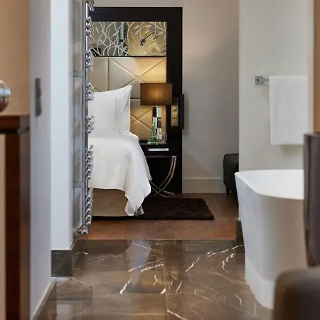 Hotel Roomers Steinplatz, Autograph Collection 5*