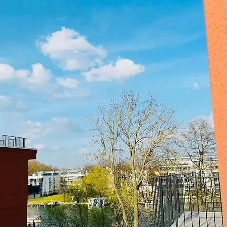 Am Wasser Nahe Ber Mit Whirlpool & Kamin Apartment Berlin