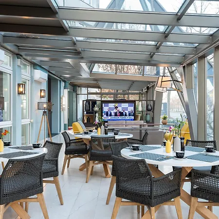 Leonardo Boutique City South Hotel