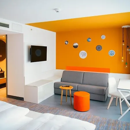 Hotel Vienna House Easy By Wyndham Prenzlauer Berg 3*