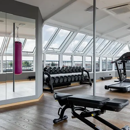 Moxy Humboldthain Park Otel 4*