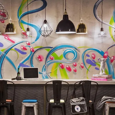 Moxy Humboldthain Park Otel