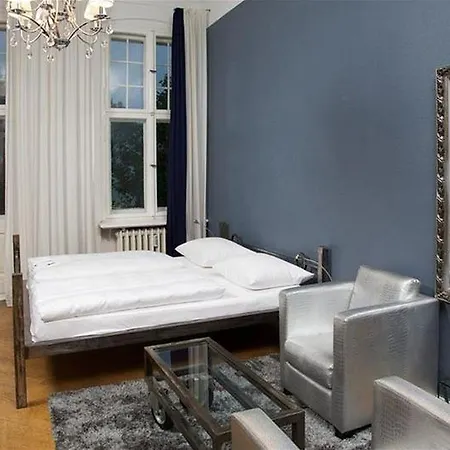 Arthotel Connection מלון 3*