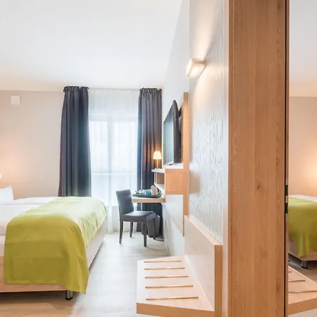 Western Kantstrasse Szálloda 4*