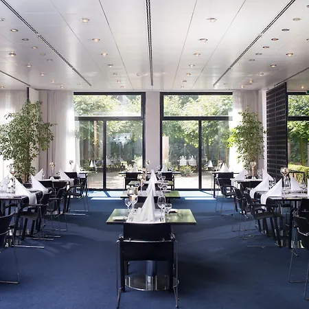 Hotel Holiday City-west By Ihg 4*