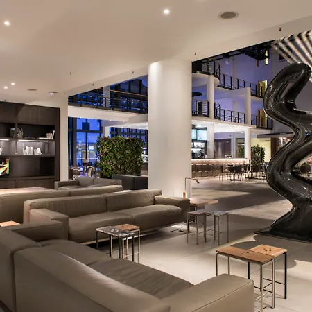 Estrel Hotel 4*