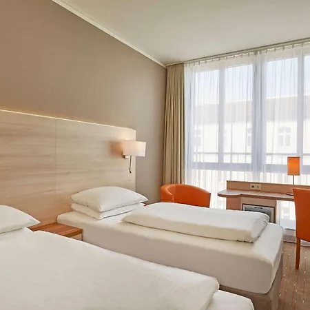 H+ Mitte Отель 4*