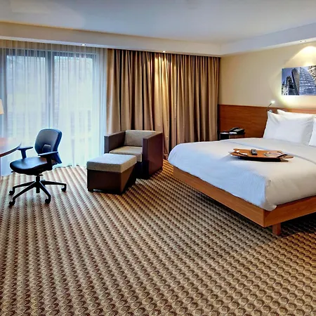 Hotel Hampton By Hilton West 3*