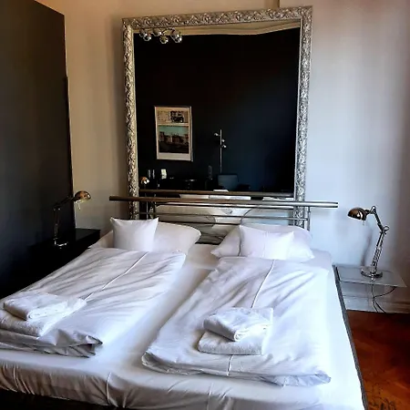 Arthotel Connection מלון