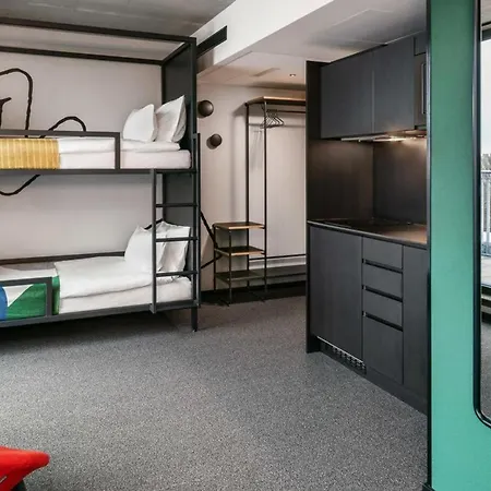 The Social Hub Alexanderplatz فندق 4*