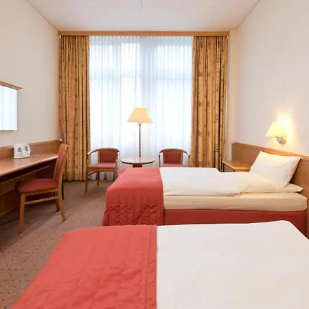 Steglitz International Hotel 4*