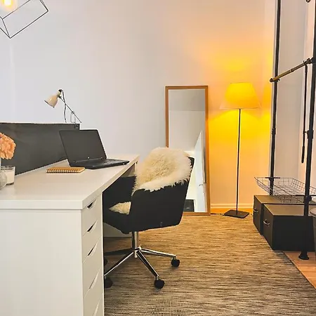 Διαμέρισμα 01 Bedroom In Mitte-up To 5 People-private Free Parking