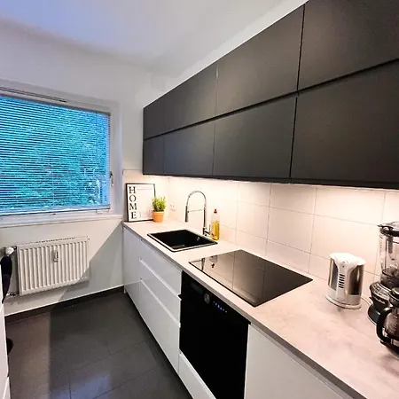01 Bedroom In Mitte-up To 5 People-private Free Parking Διαμέρισμα *