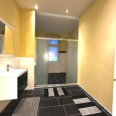 Schoenes Grosses Im Zentrum Berlins * Βερολίνο