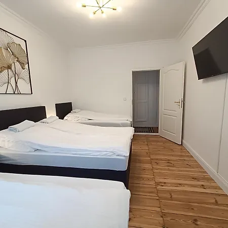 2 Bedroom In Kreuzberg Daire