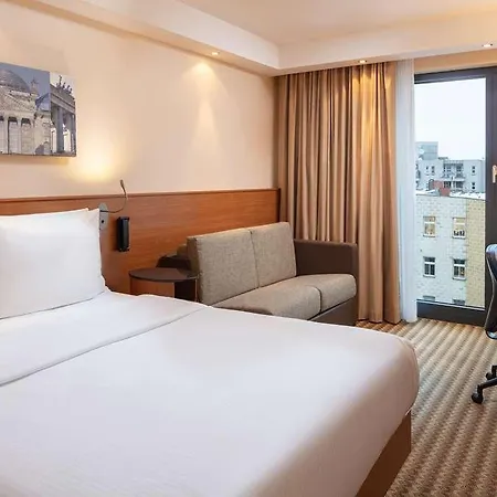 Hampton By Hilton West