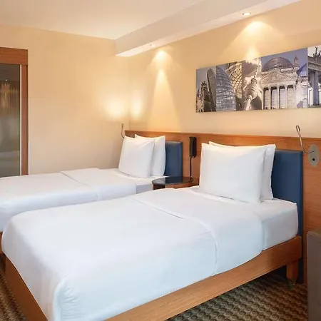 Hampton By Hilton West Berlin