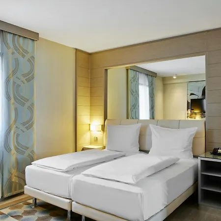 Titanic Comfort Mitte Отель 3*