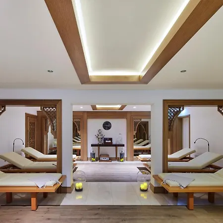 Hotel Titanic Gendarmenmarkt 5*