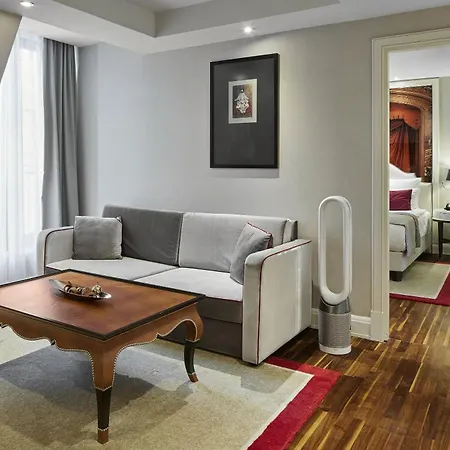 Titanic Gendarmenmarkt Hotel 5*