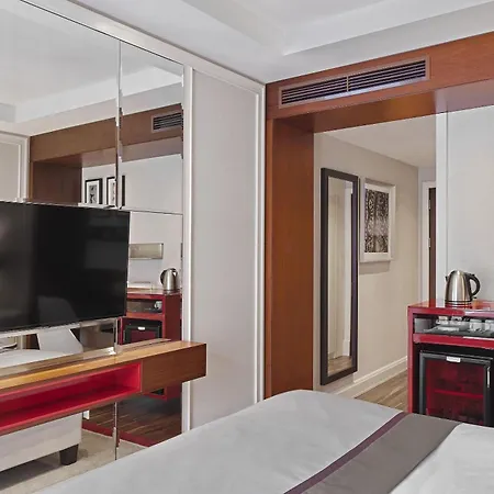 Titanic Gendarmenmarkt Hotel 5*
