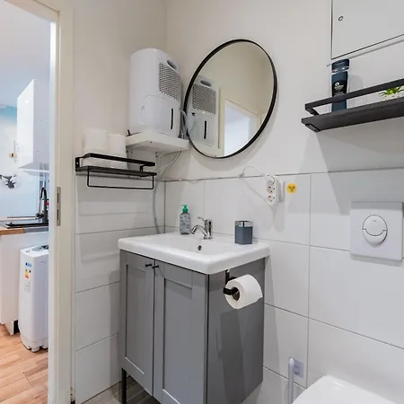 2 Bedroom Flat In Trendy Area / Self Check-in Berlin