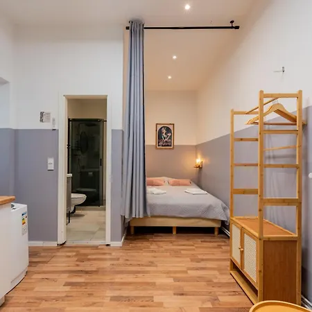 2 Bedroom Flat In Trendy Area / Self Check-in Apartment