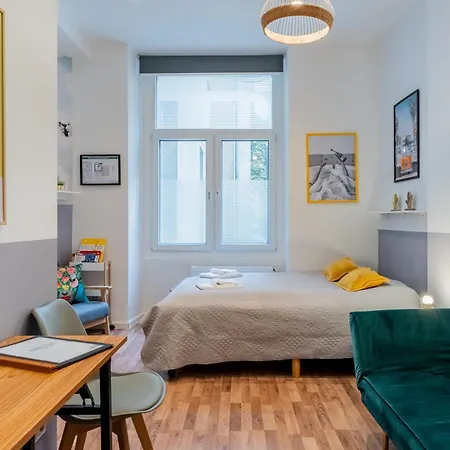 2 Bedroom Flat In Trendy Area / Self Check-in Berlin