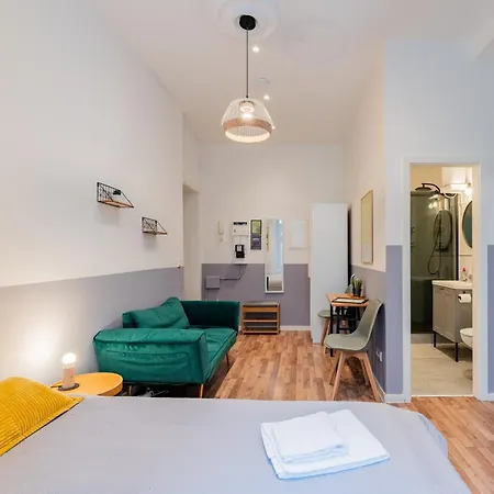 2 Bedroom Flat In Trendy Area / Self Check-in