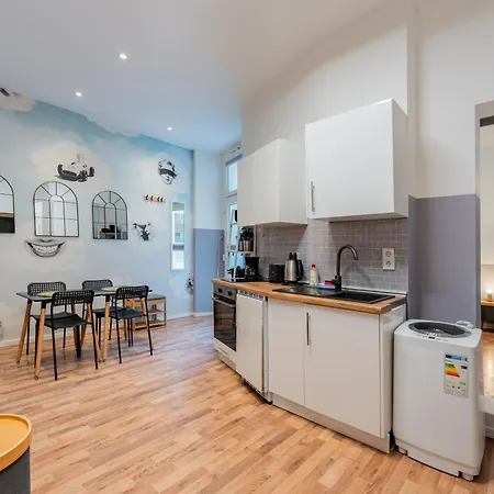 2 Bedroom Flat In Trendy Area / Self Check-in * Berlin