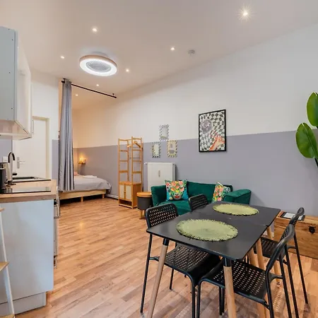 2 Bedroom Flat In Trendy Area / Self Check-in Berlin