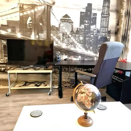 Cozy Trendy Spacious In Area 12 Min. Near To The Center Alexanderplatz Berlin