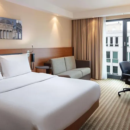 Hampton By Hilton West