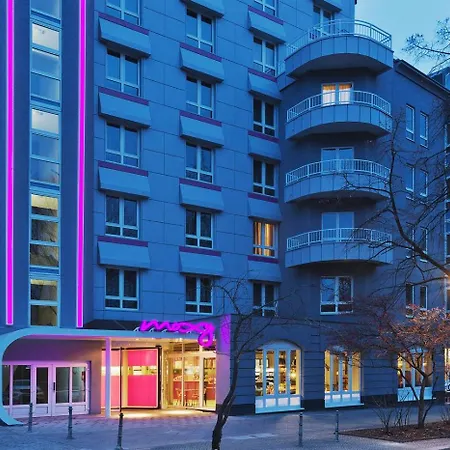 Moxy Humboldthain Park Otel 4*