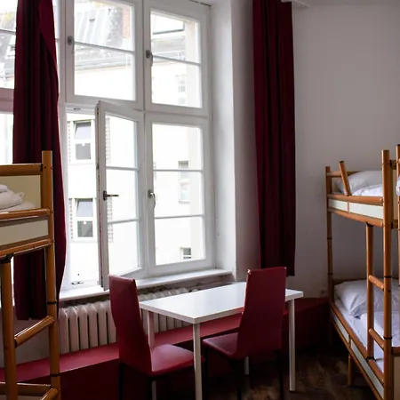 Metropol Hostel *