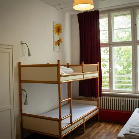 Metropol Hostel *