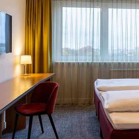 Good Morning + East 3* Berlin