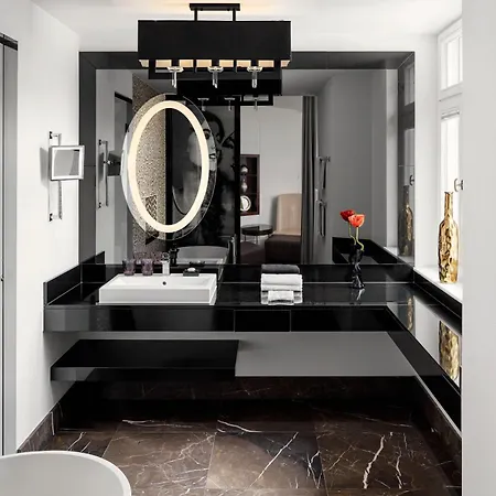 Roomers Steinplatz, Autograph Collection 5*