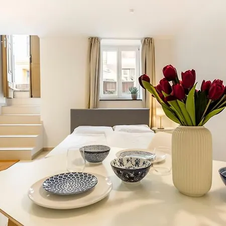 Sleek Design In Trendy Mitte Apartamento Berlim