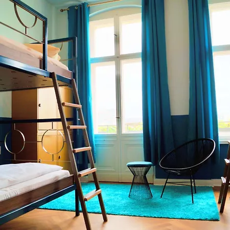 Auberge de jeunesse Grand Classic *