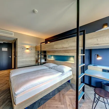 Hotel Schulz At The East Side Gallery Berlin