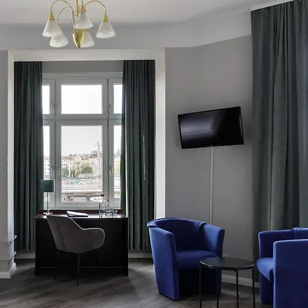 Nova Hotel 2*